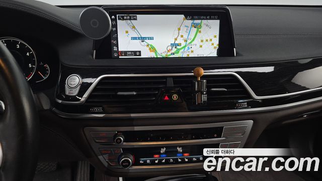 BMW 7-Series 2017 — photo 22