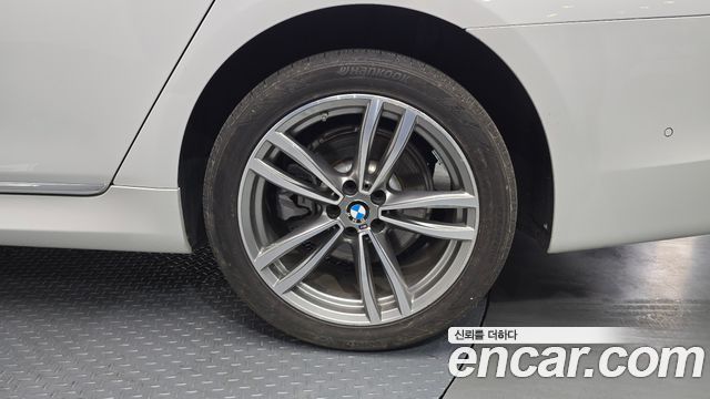 BMW 7-Series 2017 — photo 7