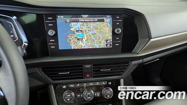 Volkswagen Jetta 2021 — photo 14