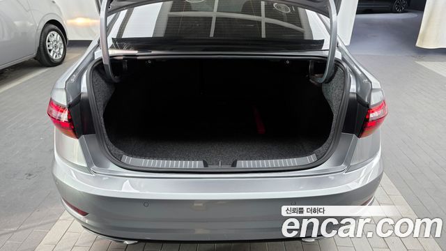 Volkswagen Jetta 2021 — photo 20