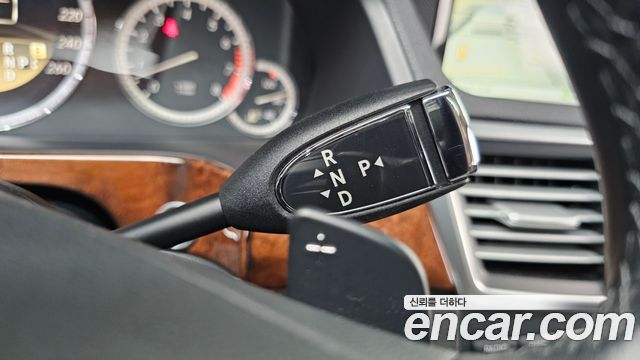 Mercedes-Benz E-Class 2012 — photo 9