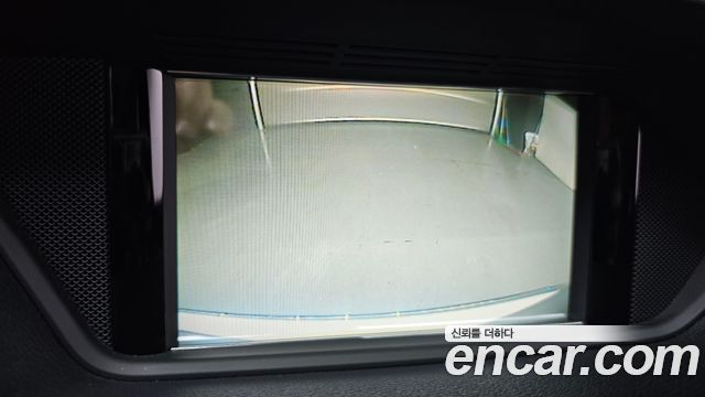 Mercedes-Benz E-Class 2012 — photo 15
