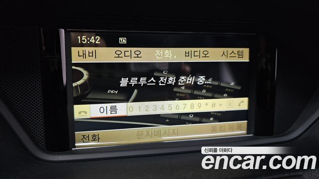 Mercedes-Benz E-Class 2012 — photo 16
