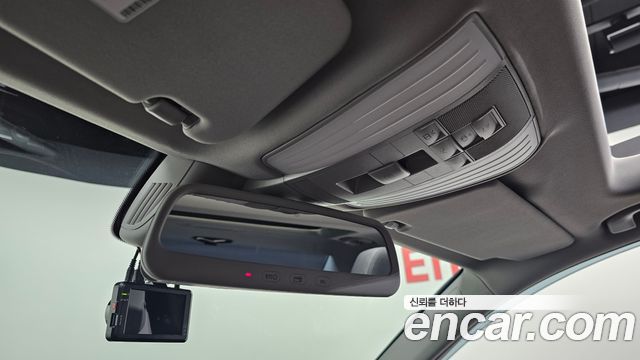 Mercedes-Benz E-Class 2012 — photo 17