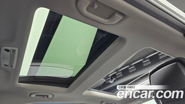 Mercedes-Benz E-Class 2012 — photo 19
