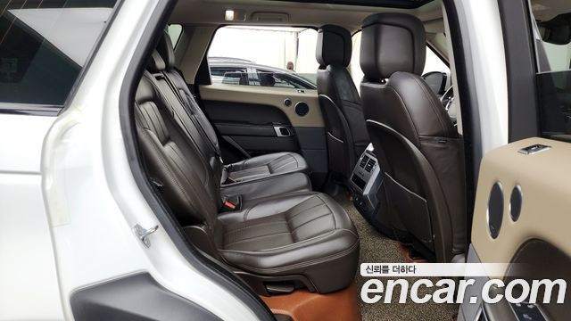 Land Rover Range Rover Sport 2018 — photo 11