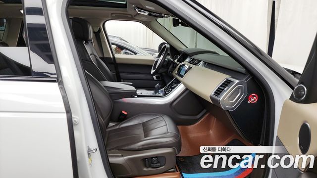 Land Rover Range Rover Sport 2018 — photo 12