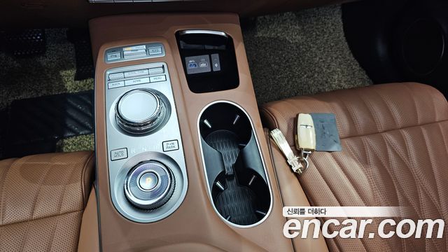 Genesis GV70 2023 — photo 9
