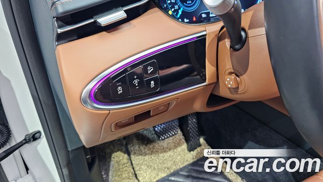 Genesis GV70 2023 — photo 20