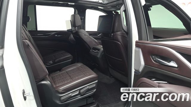 Cadillac Escalade 2023 — photo 11
