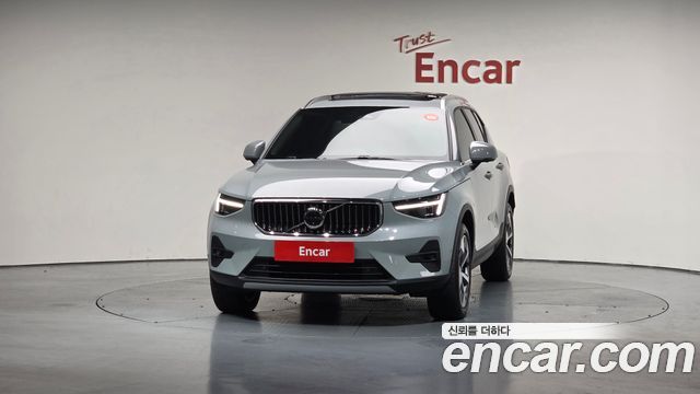 Volvo XC40 2025 — photo 3