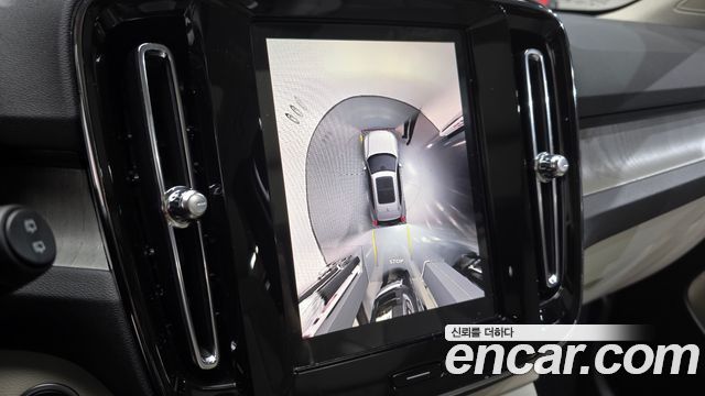 Volvo XC40 2025 — photo 15