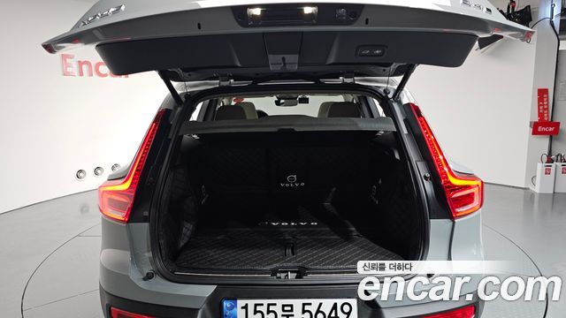 Volvo XC40 2025 — photo 20
