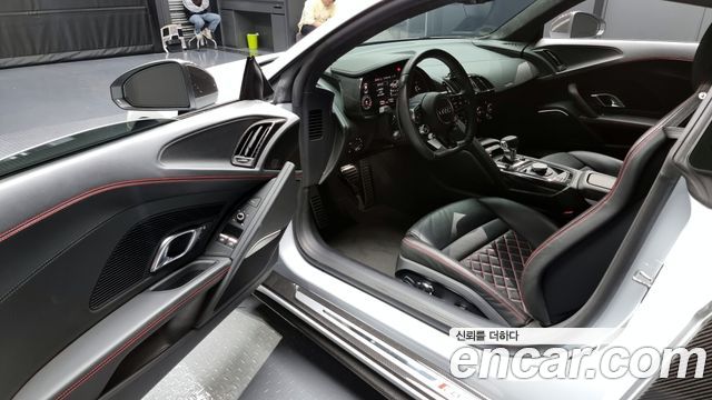Audi R8 2021 — photo 10