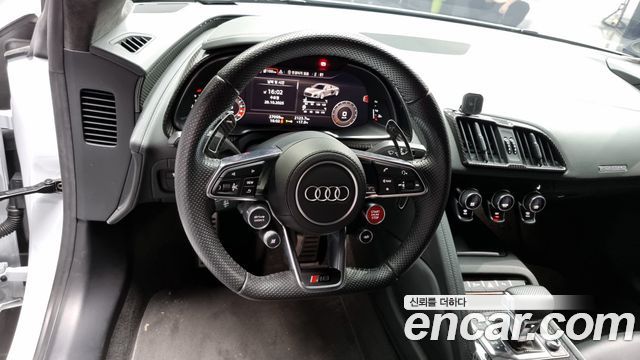Audi R8 2021 — photo 13