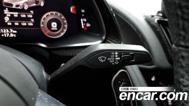 Audi R8 2021 — photo 15