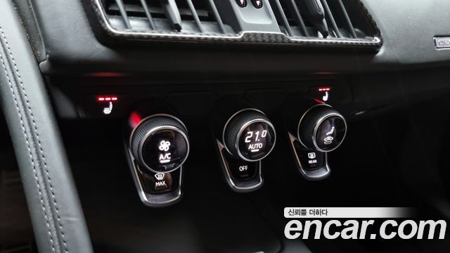 Audi R8 2021 — photo 16