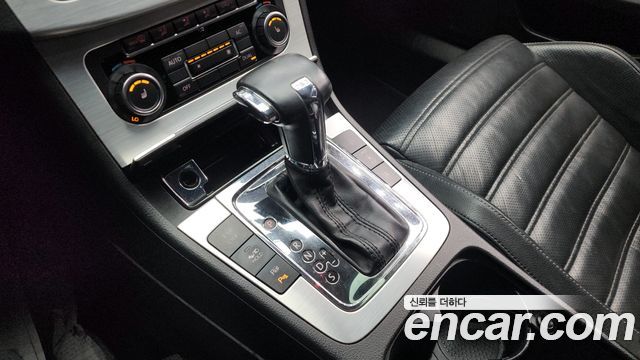 Volkswagen CC 2010 — photo 9