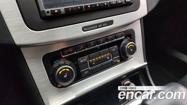 Volkswagen CC 2010 — photo 16