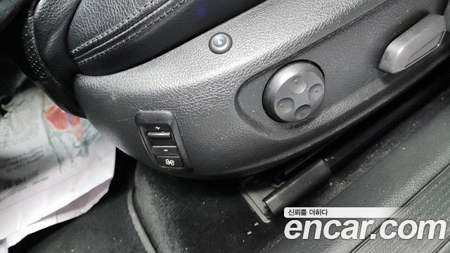 Volkswagen CC 2010 — photo 17