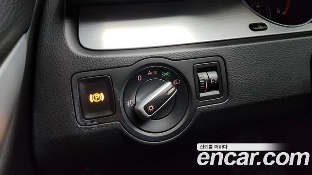 Volkswagen CC 2010 — photo 18
