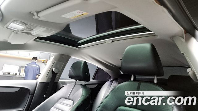 Volkswagen CC 2010 — photo 19
