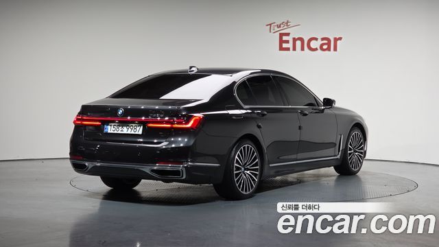 BMW 7-Series 2020 — photo 2