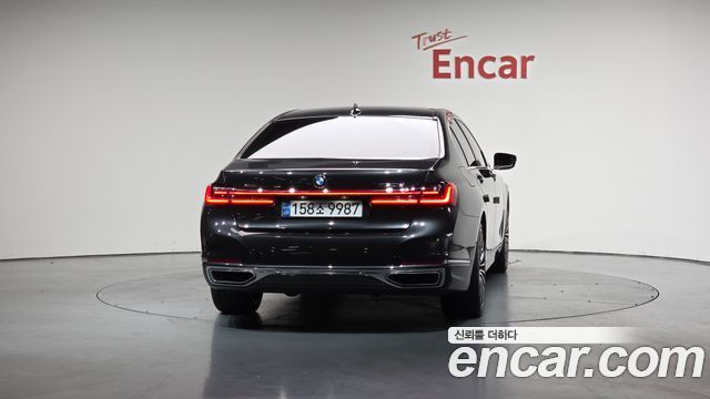 BMW 7-Series 2020 — photo 4
