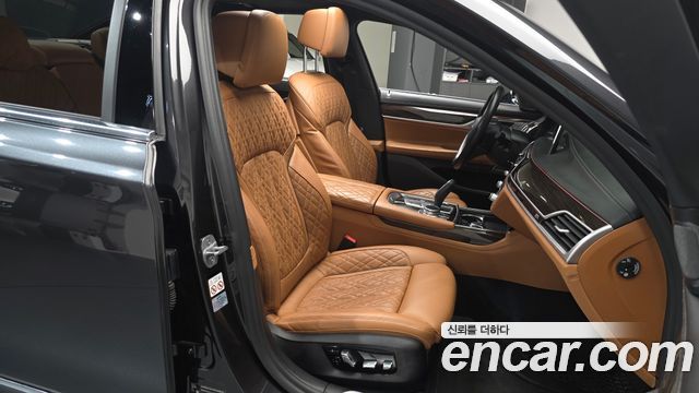 BMW 7-Series 2020 — photo 10