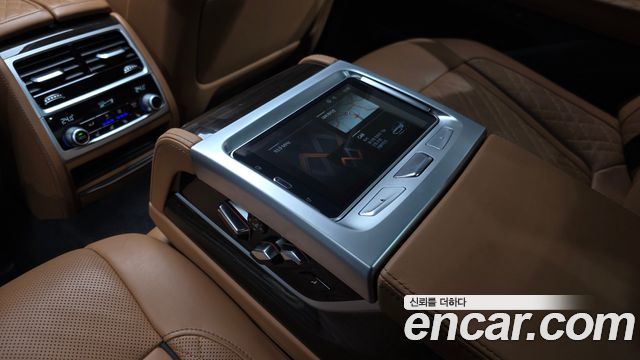 BMW 7-Series 2020 — photo 17