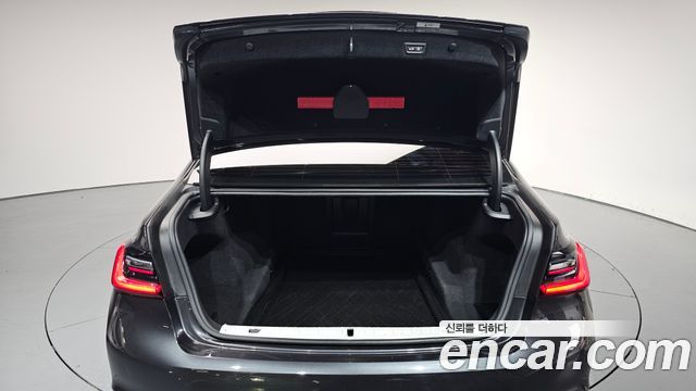 BMW 7-Series 2020 — photo 20