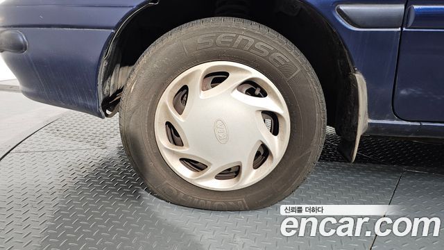 Kia Avella 1995 — photo 5