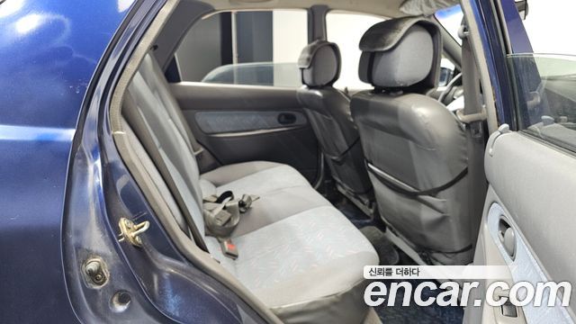 Kia Avella 1995 — photo 12