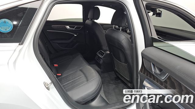 Audi A6 2021 — photo 12