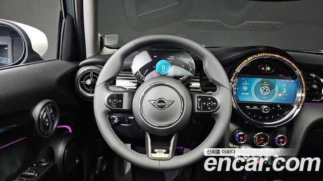 Mini Cooper 2023 — photo 13
