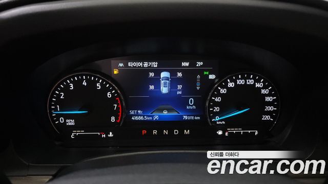 Ford Explorer 2020 — photo 11