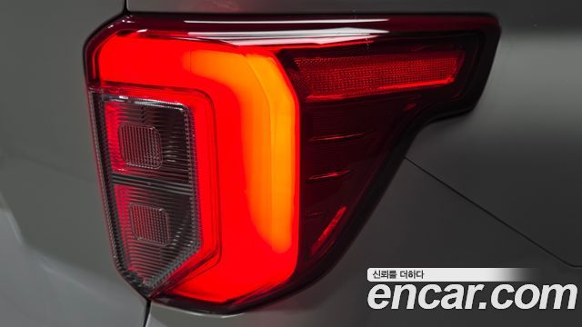 Ford Explorer 2020 — photo 9