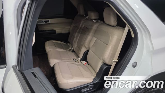 Ford Explorer 2020 — photo 16