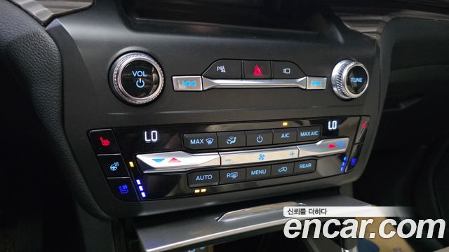 Ford Explorer 2020 — photo 28