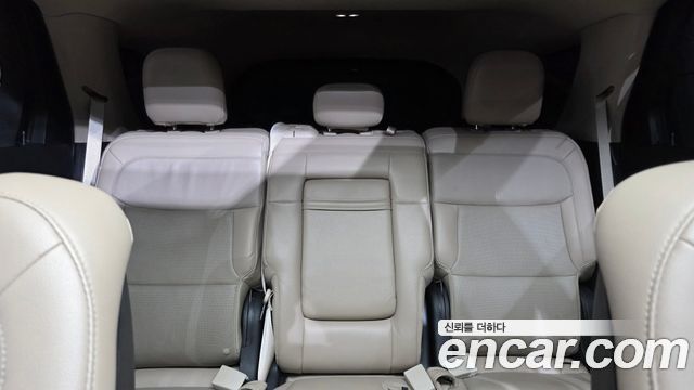 Ford Explorer 2020 — photo 32