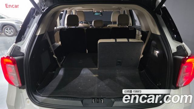 Ford Explorer 2020 — photo 35