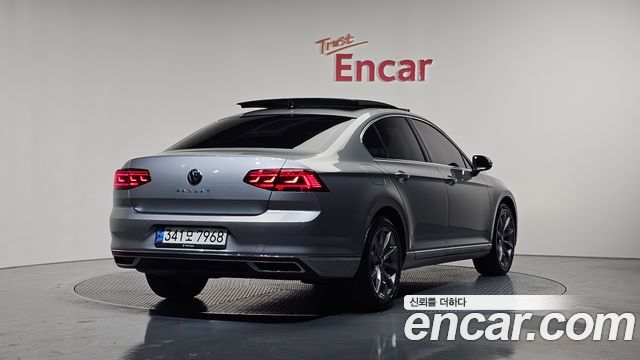 Volkswagen Passat 2021 — photo 2
