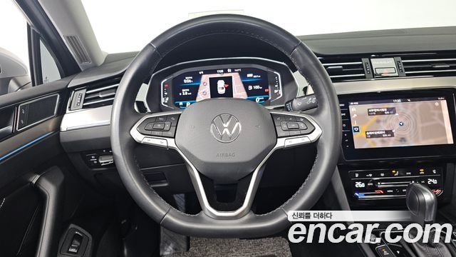 Volkswagen Passat 2021 — photo 13