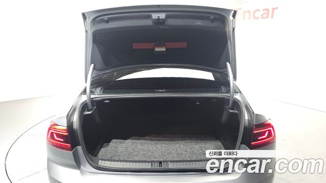 Volkswagen Passat 2021 — photo 20