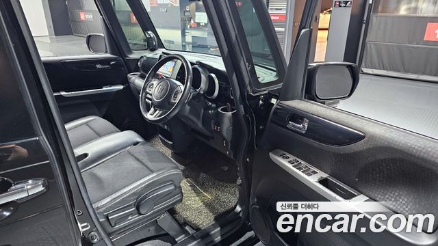 Honda N-BOX 2015 — photo 11