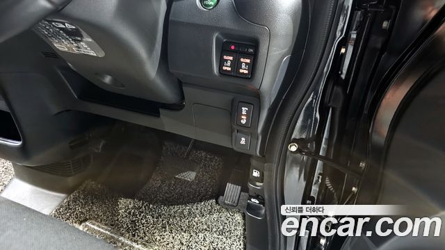 Honda N-BOX 2015 — photo 16