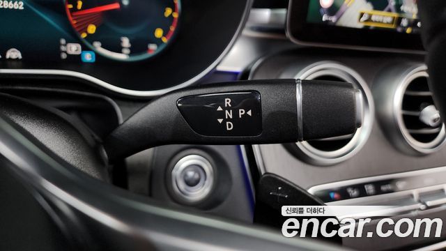 Mercedes-Benz GLC-Class 2022 — photo 9