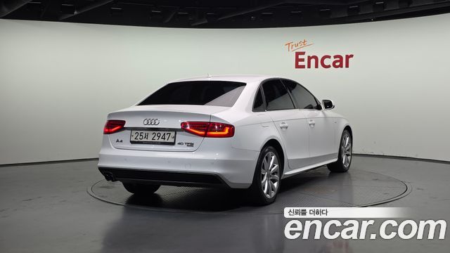 Audi A4 2015 — photo 2