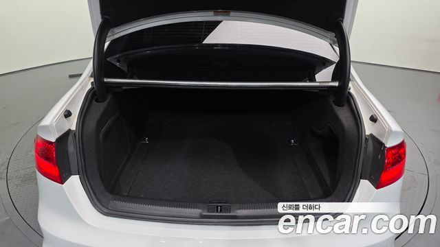 Audi A4 2015 — photo 20