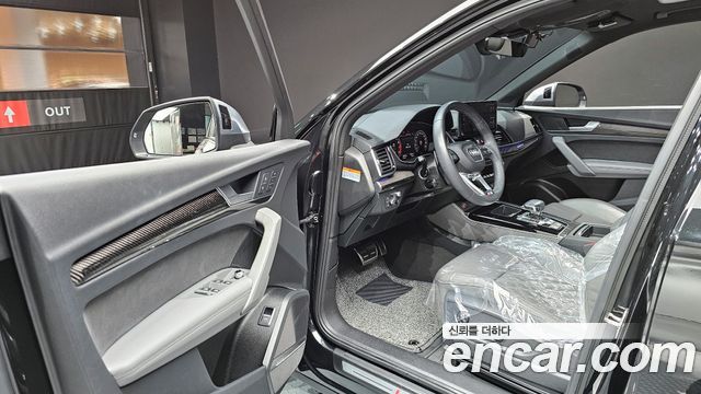 Audi SQ5 2022 — photo 11